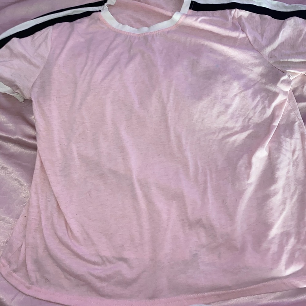 pink shirt